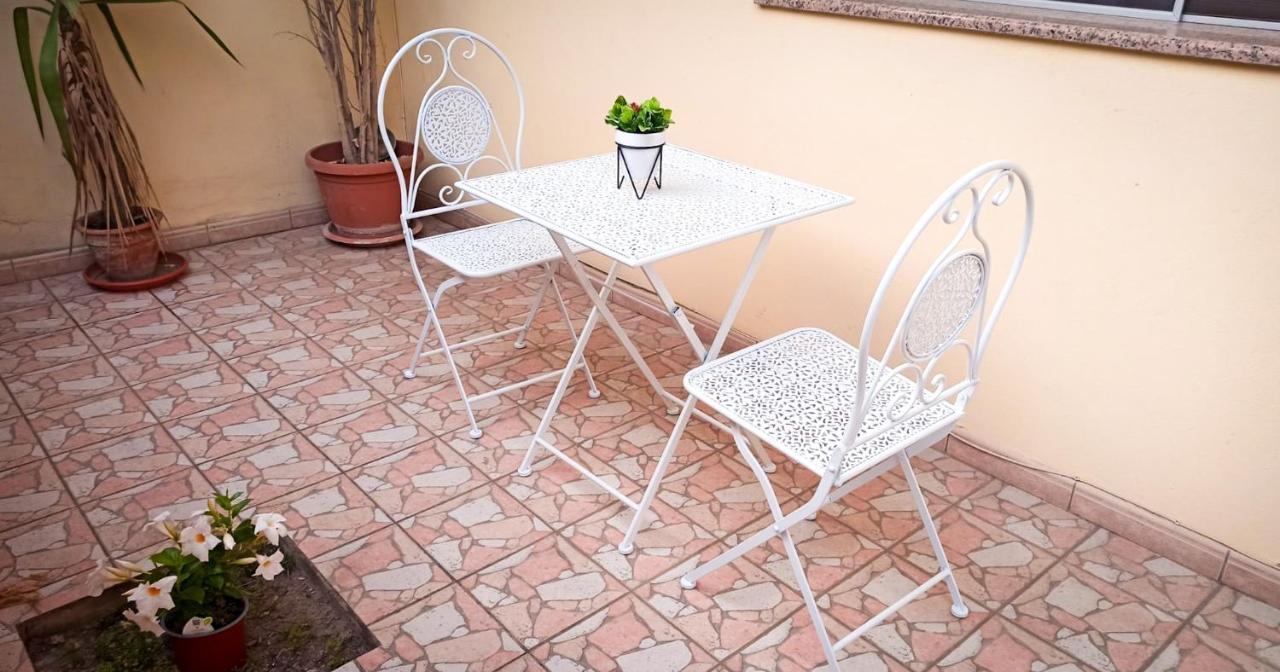 Domumontegrappa - Appartamento Indipendente Con Giardino - Sestu Bagian luar foto